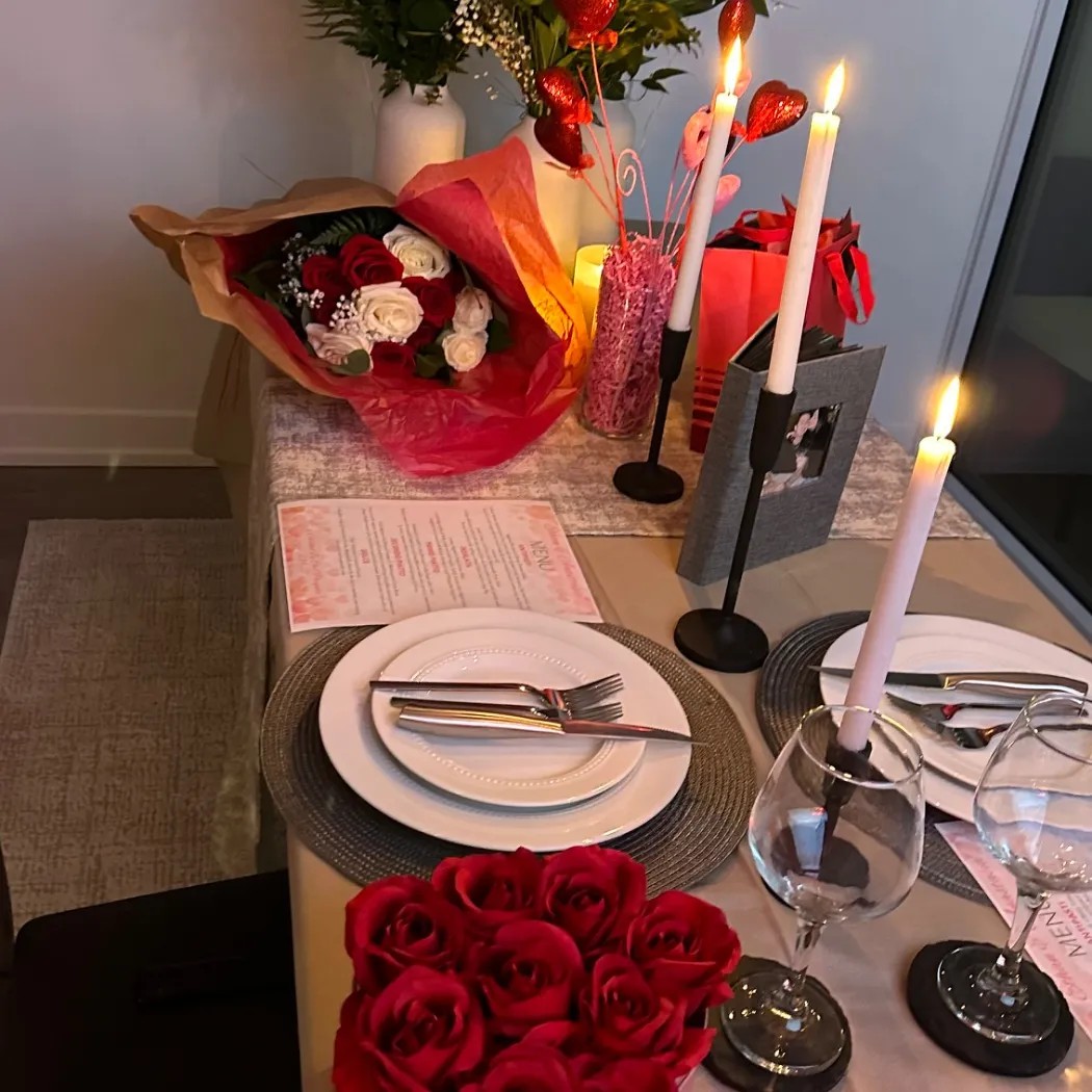 Image alt description