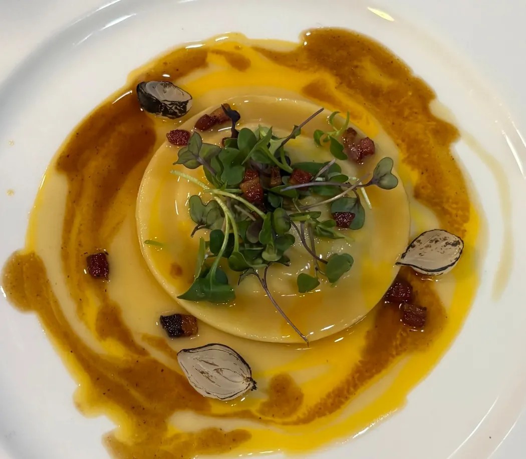 Image alt description