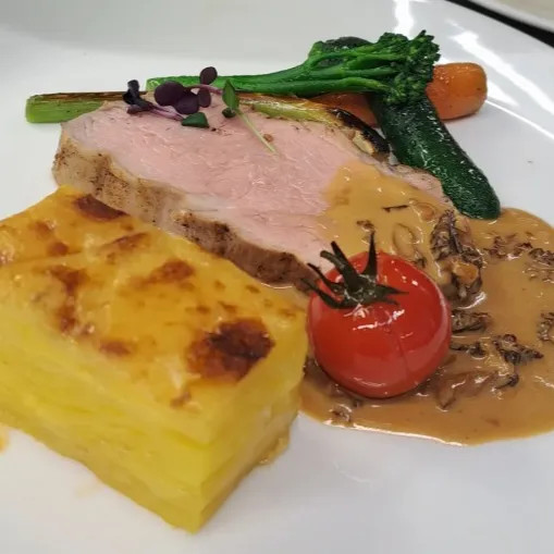 Image alt description