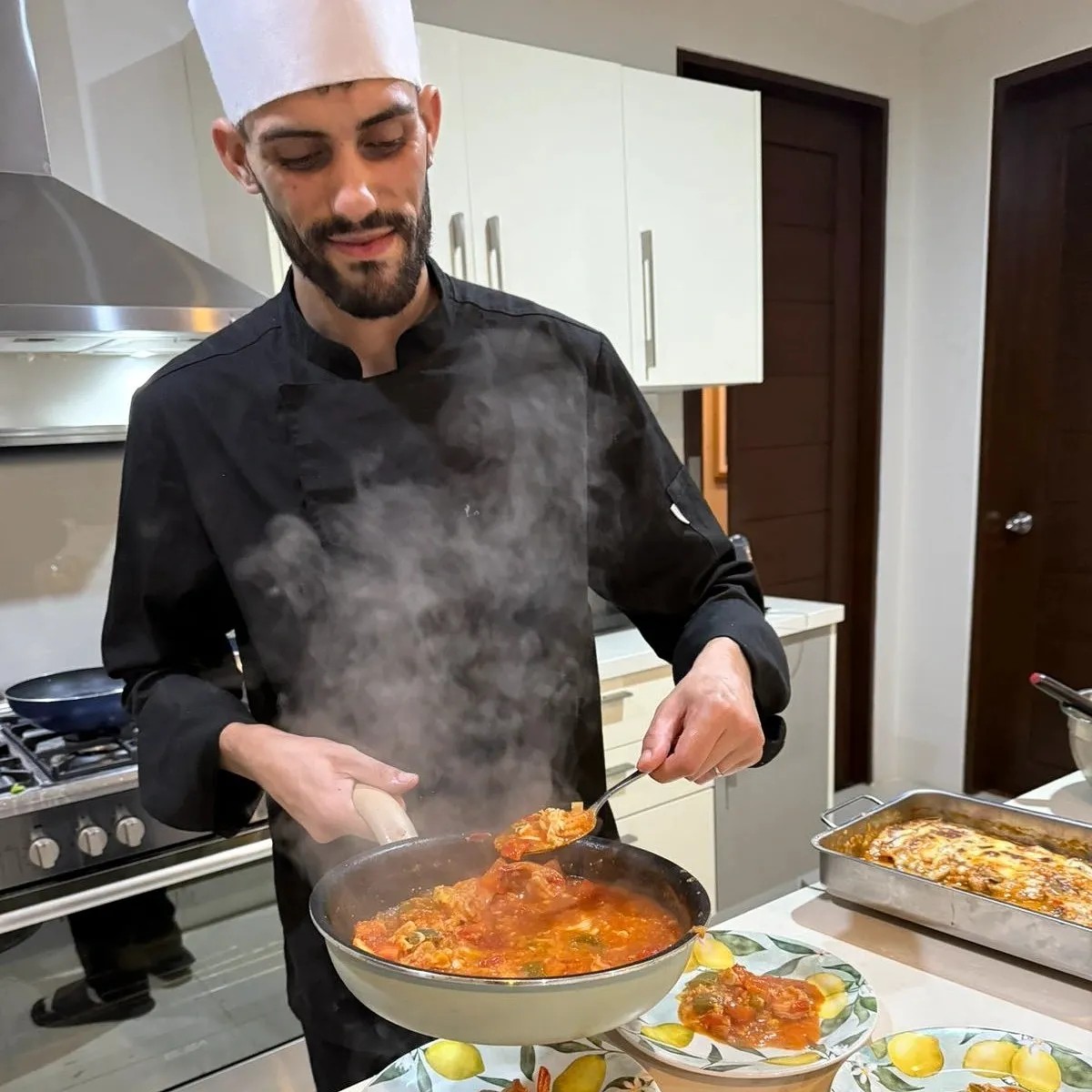 Image alt description