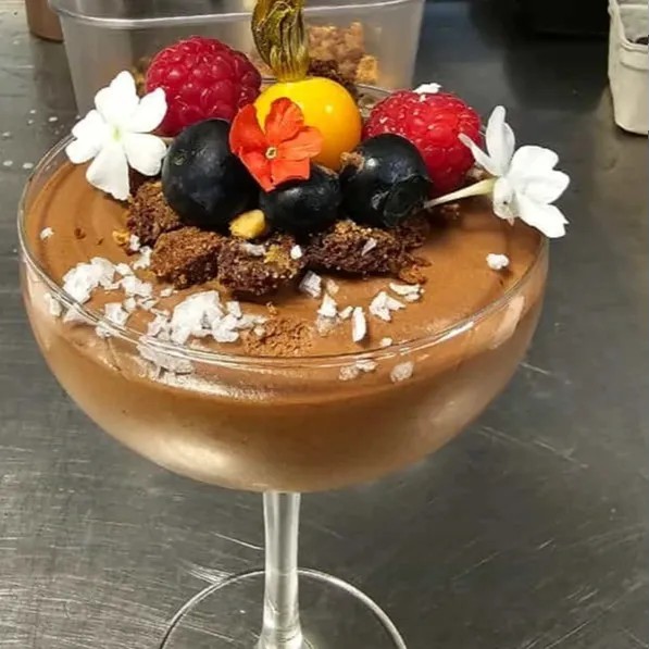 Image alt description