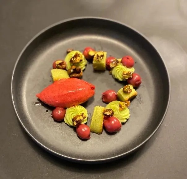 Image alt description