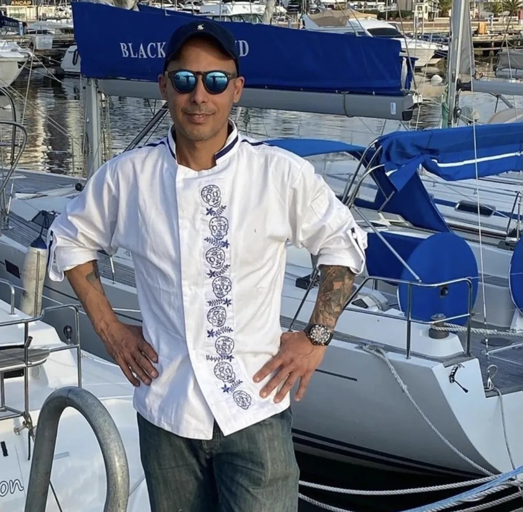 Image alt description