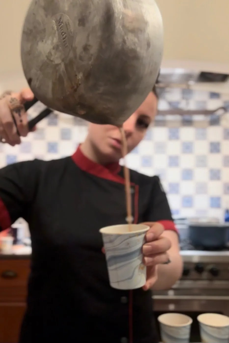 Image alt description