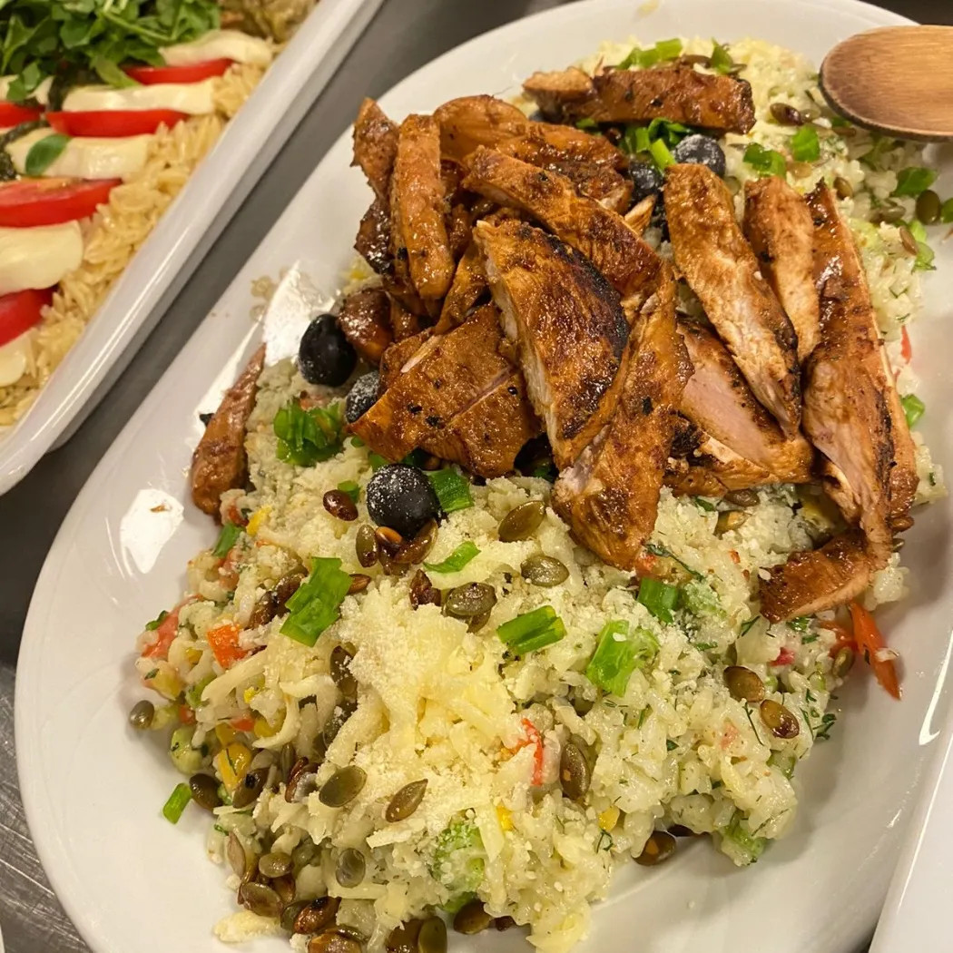 Image alt description