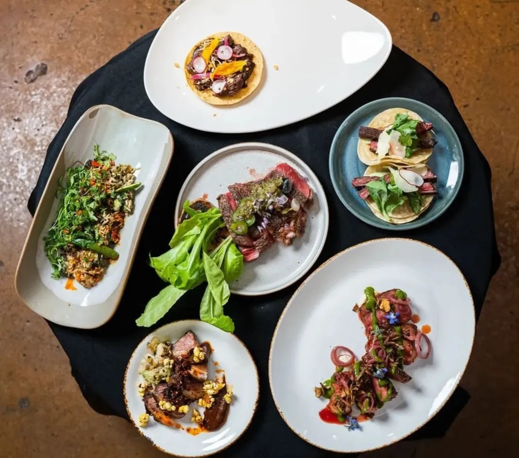 Image alt description