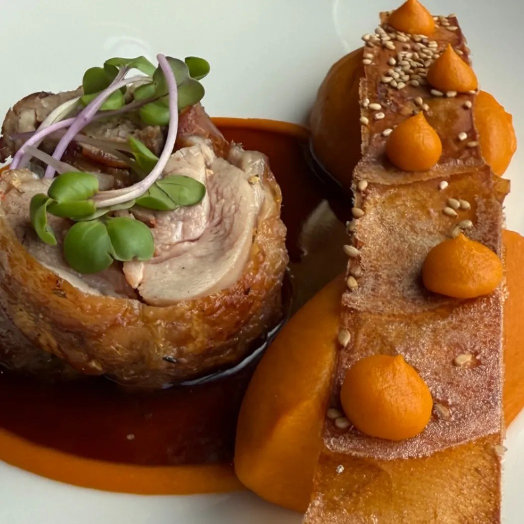 Image alt description