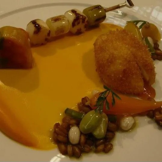 Image alt description