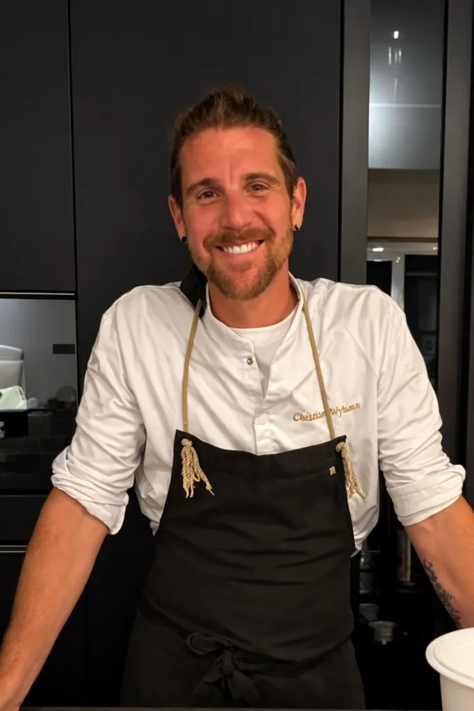 Image alt description