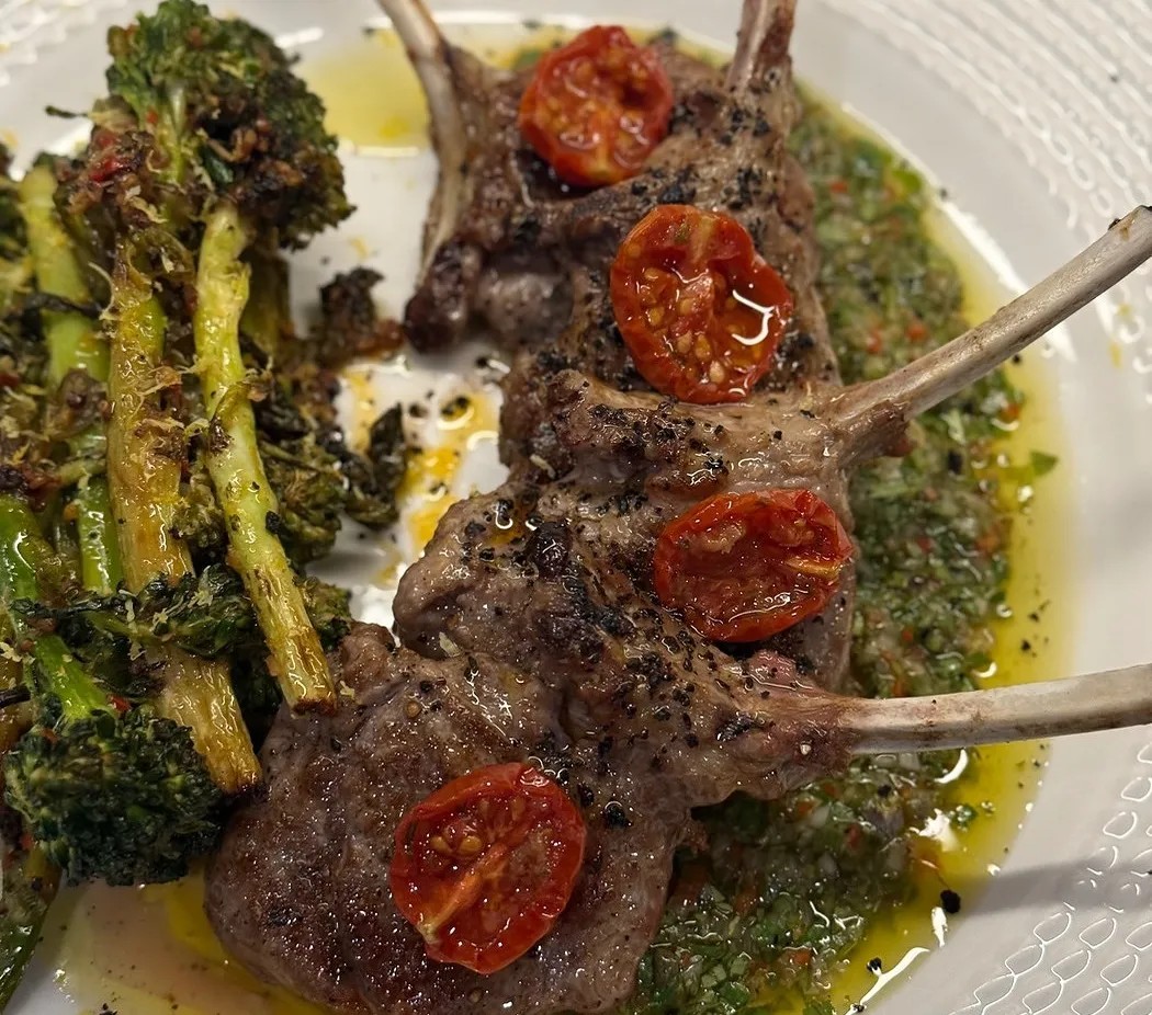 Image alt description