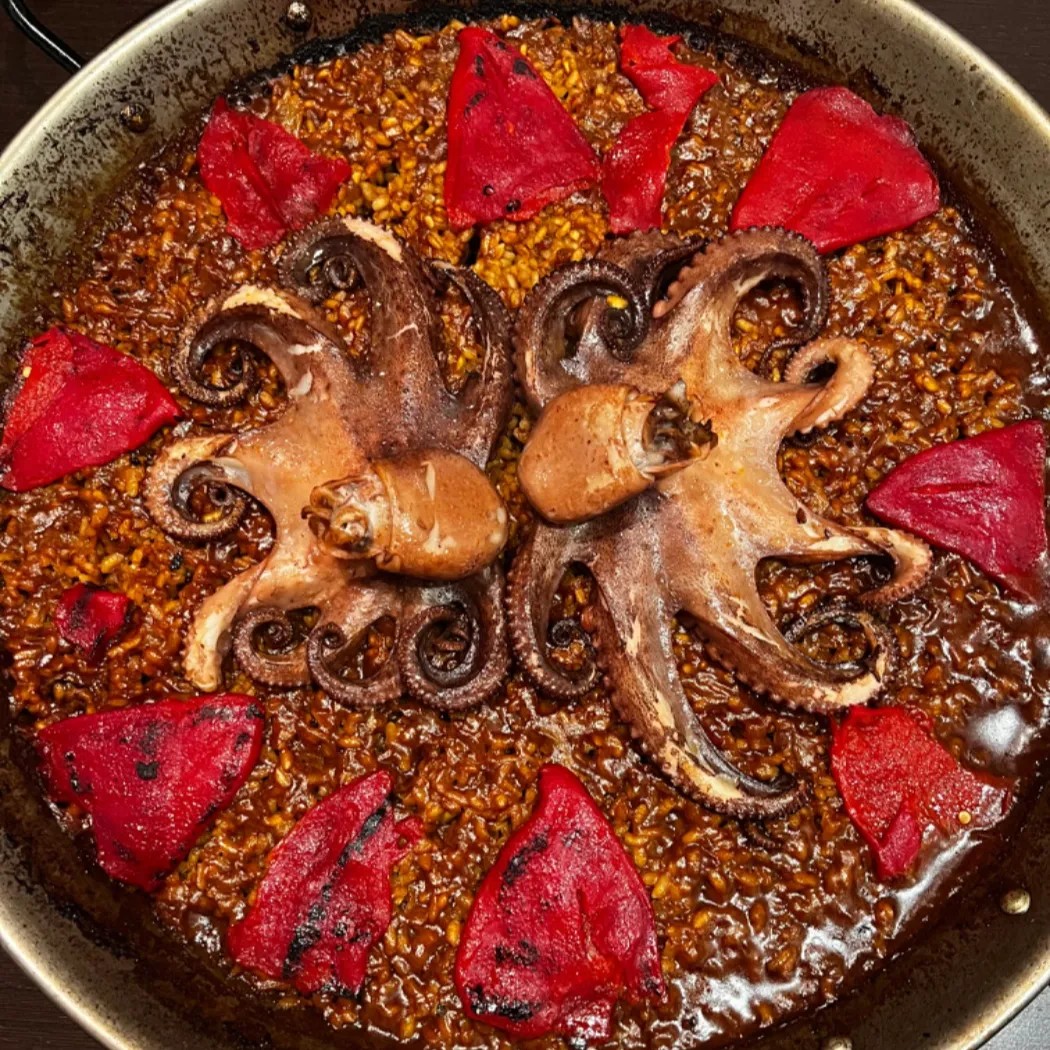 Image alt description