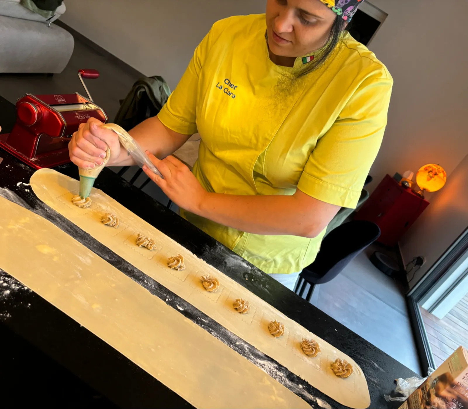 Image alt description