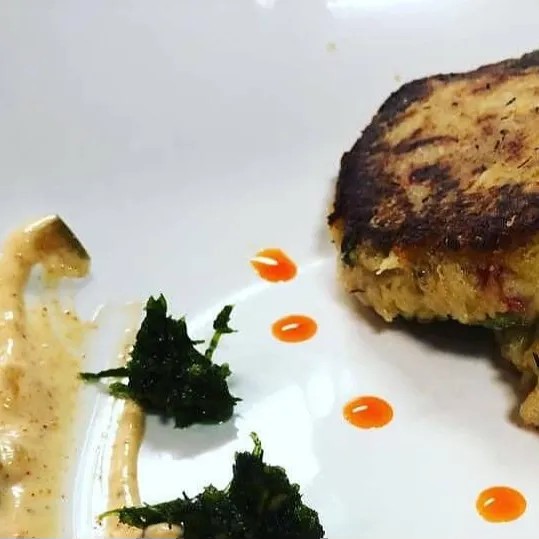 Image alt description