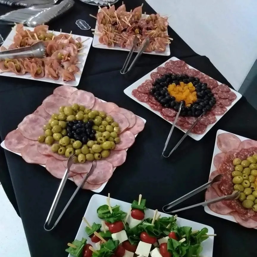 Image alt description