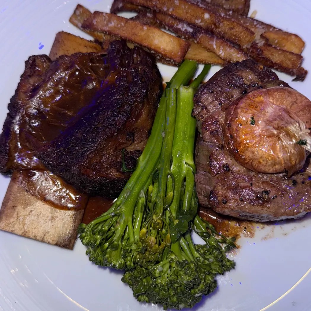 Image alt description