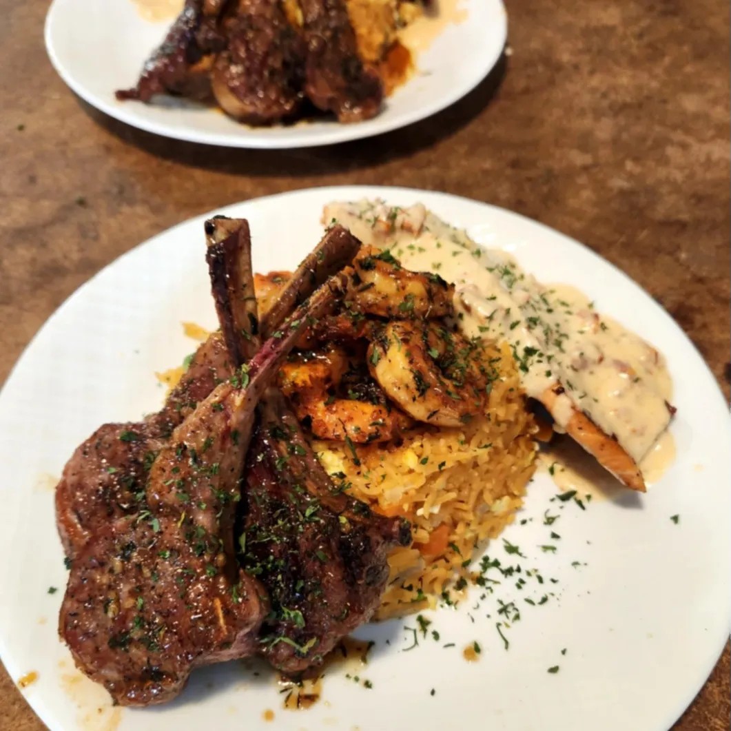 Image alt description