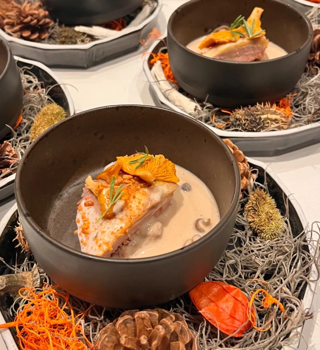 Image alt description