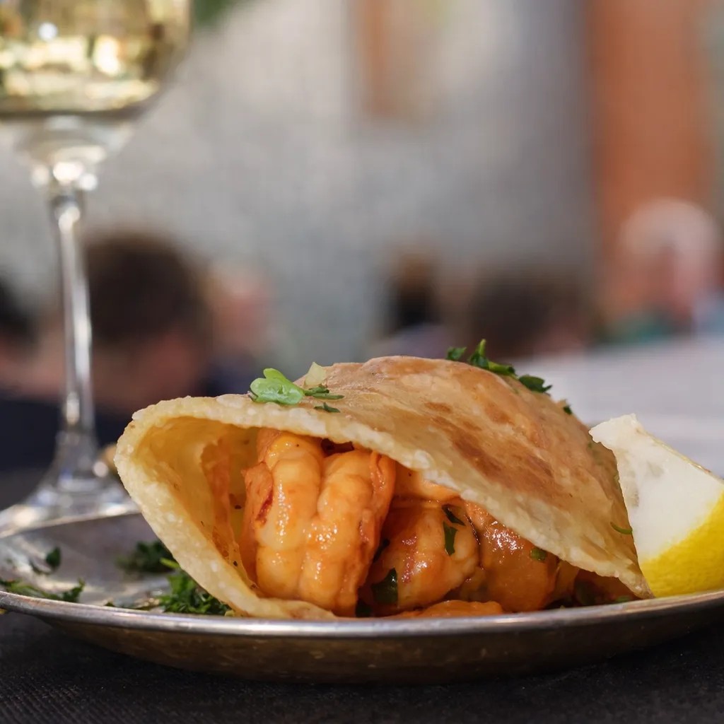 Image alt description