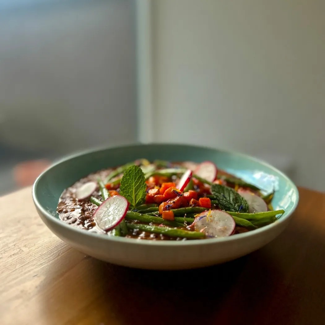 Image alt description