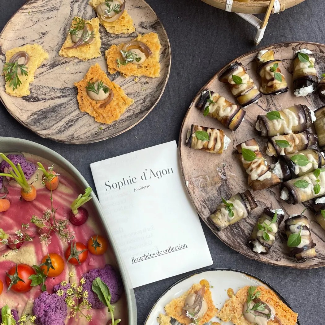 Image alt description