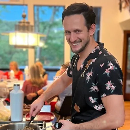 Image alt description