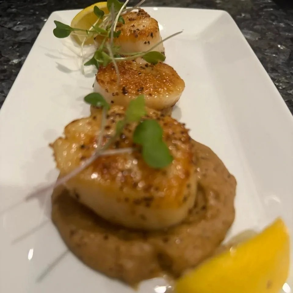 Image alt description