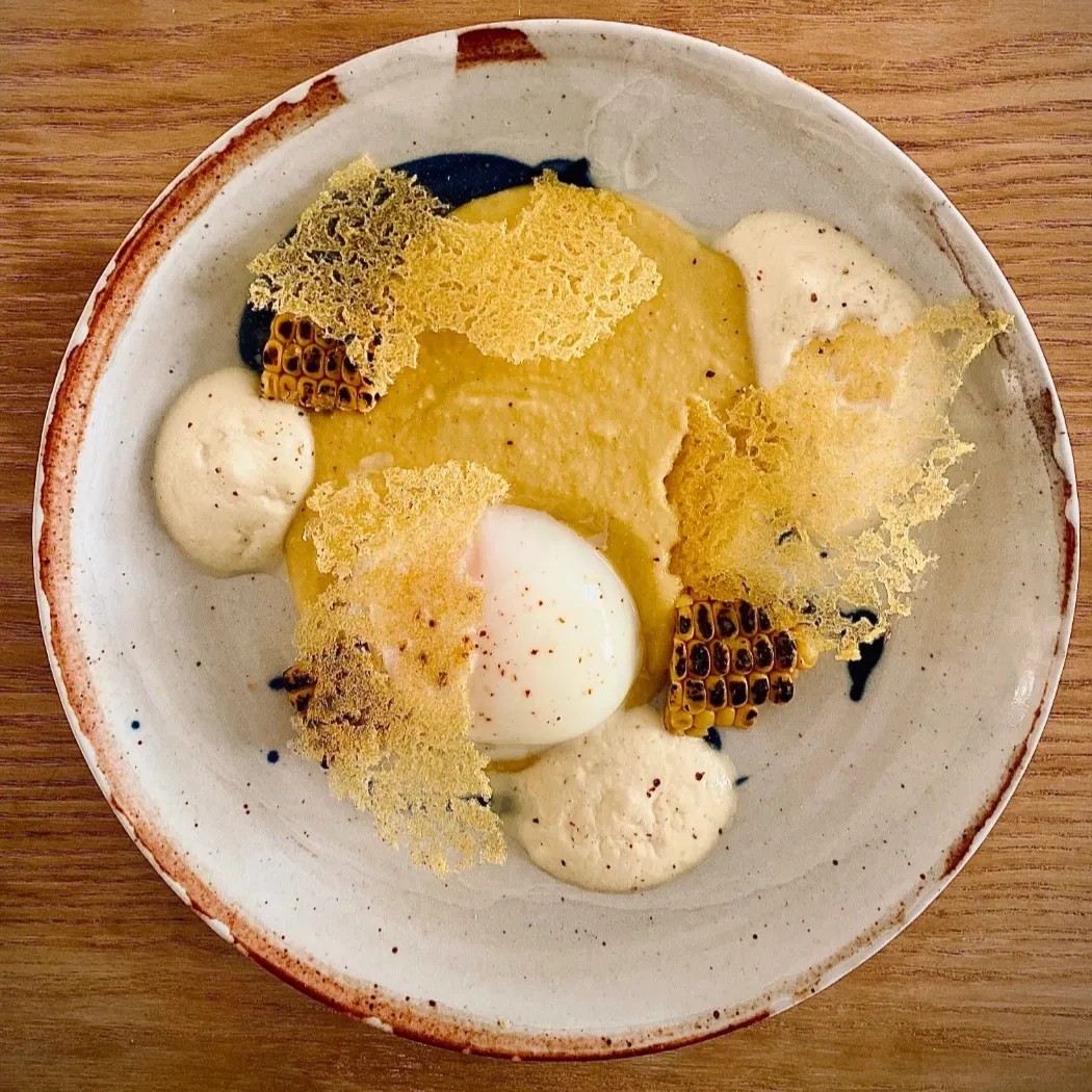 Image alt description