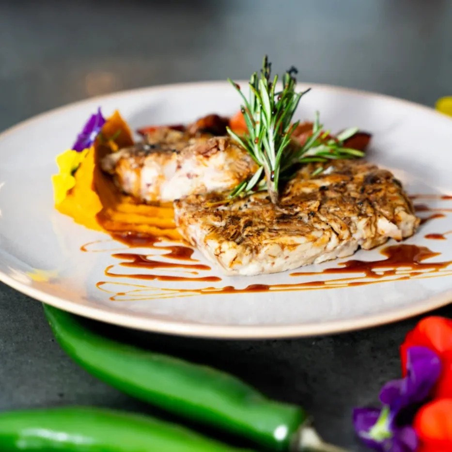 Image alt description