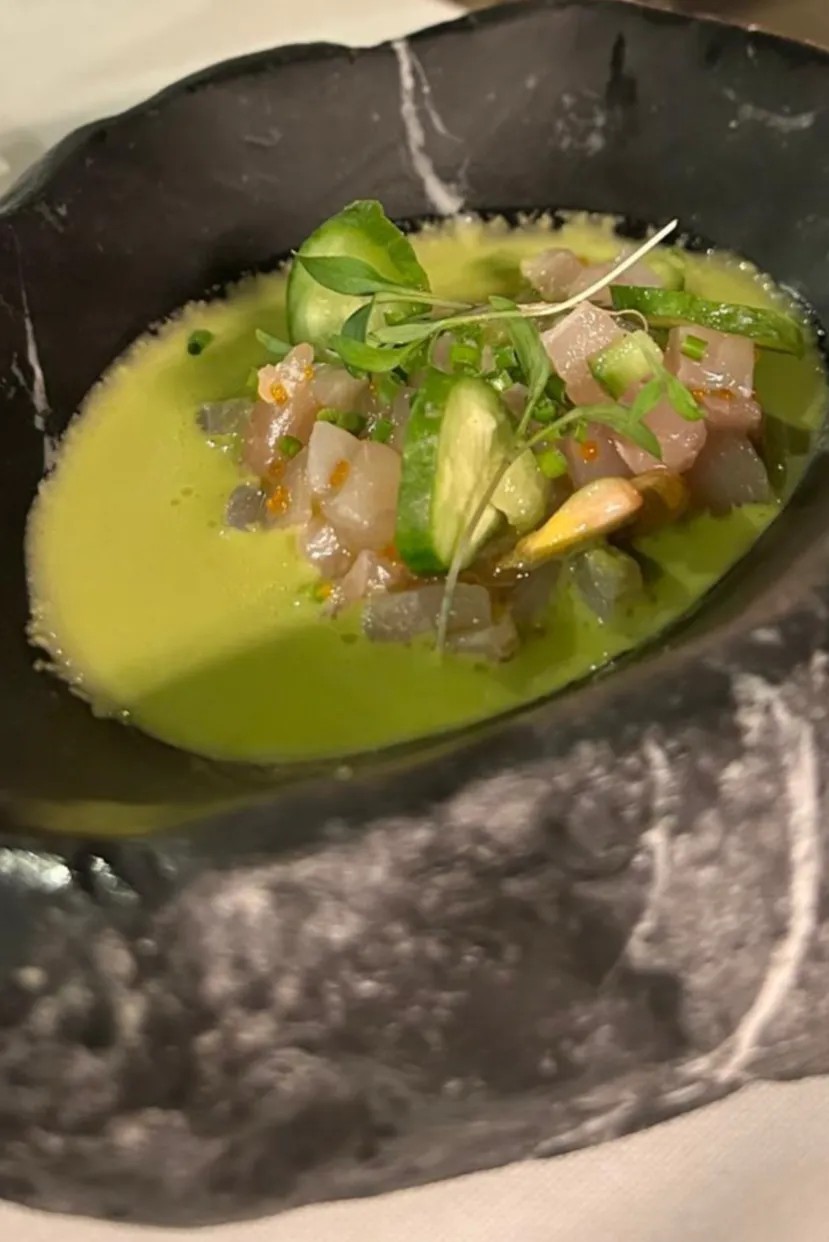 Image alt description