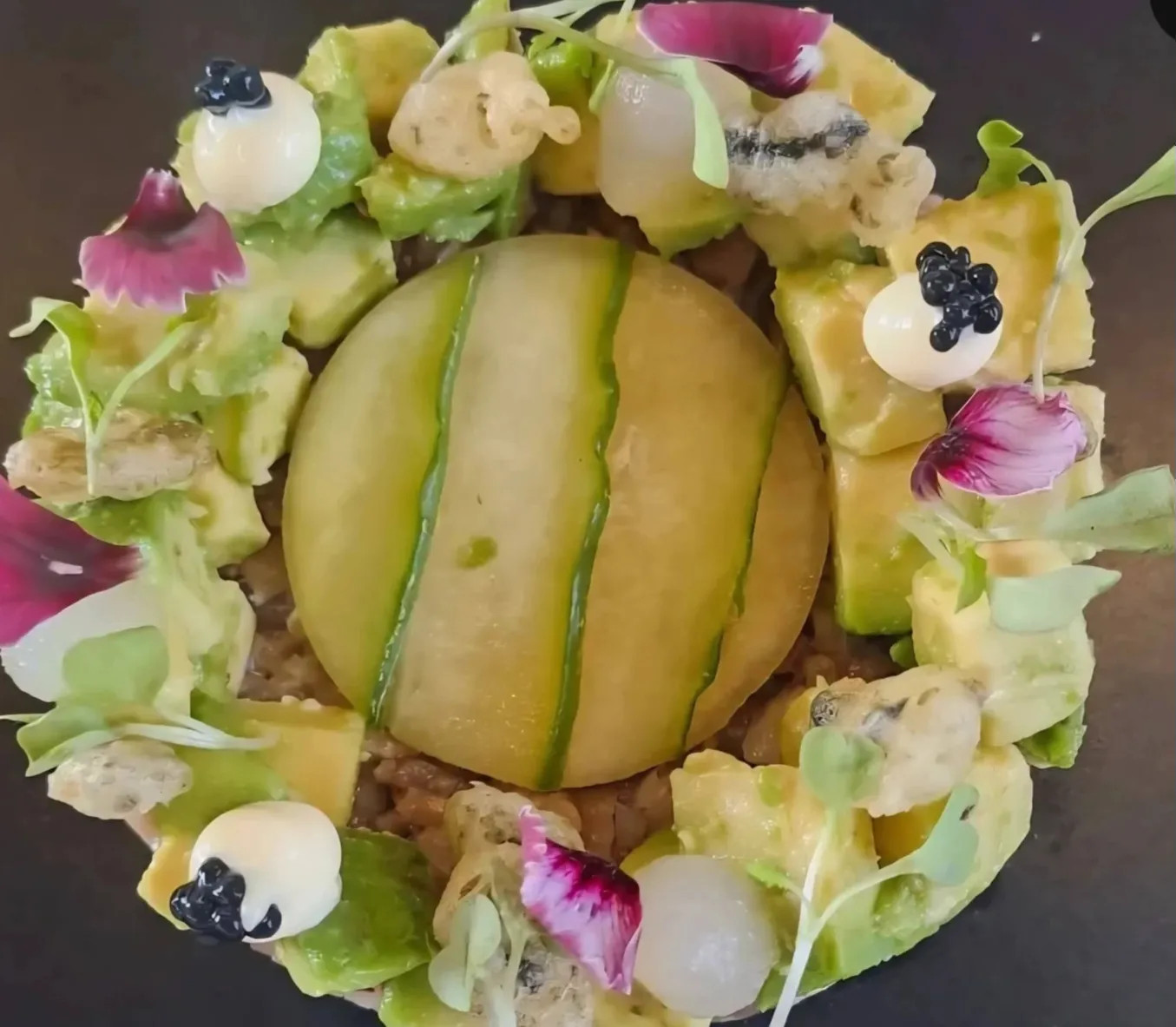 Image alt description