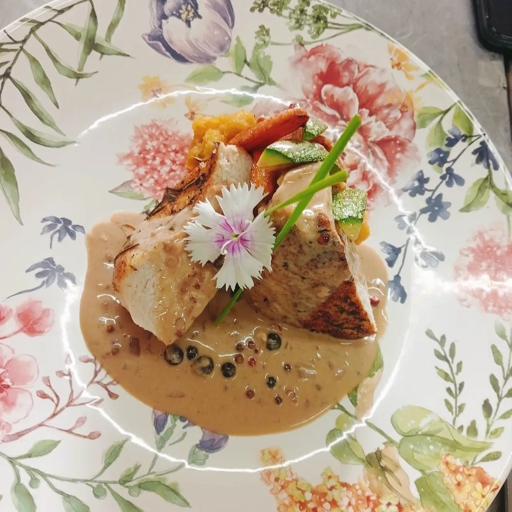 Image alt description