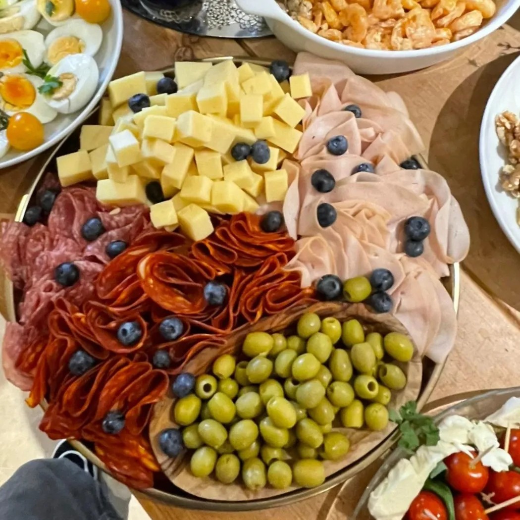 Image alt description