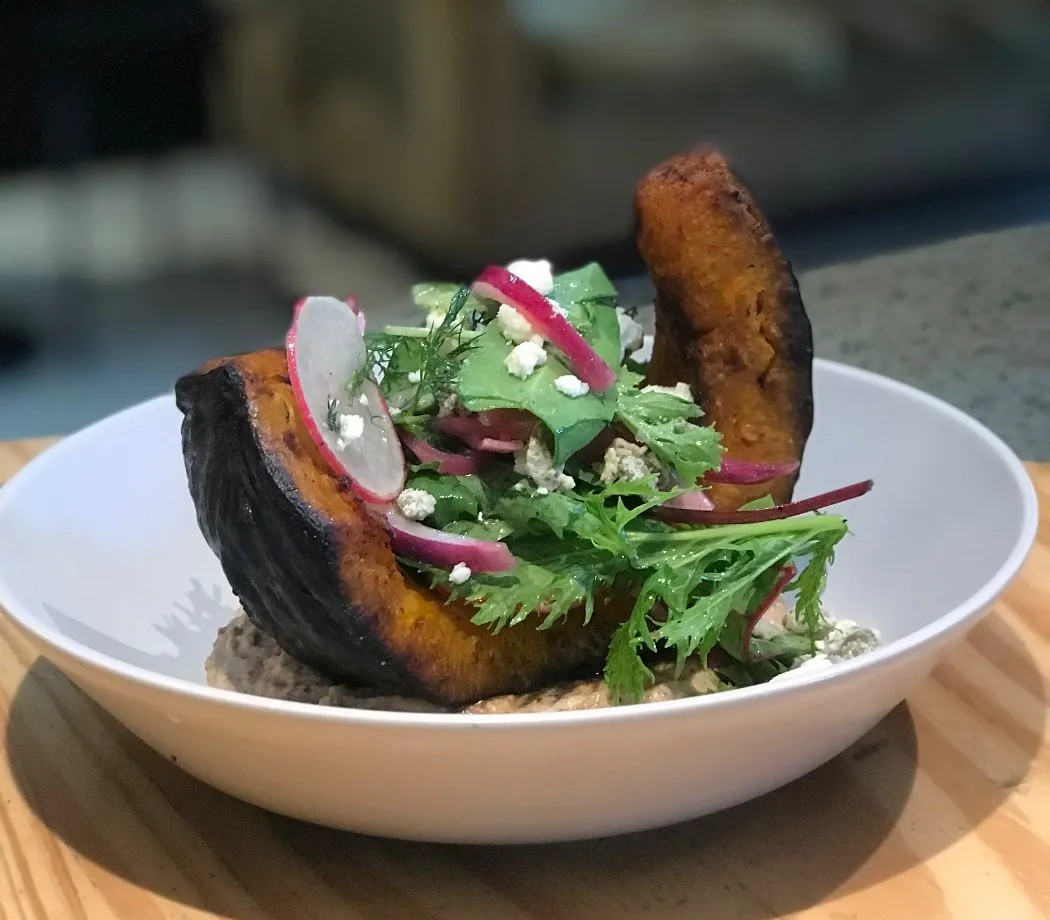 Image alt description