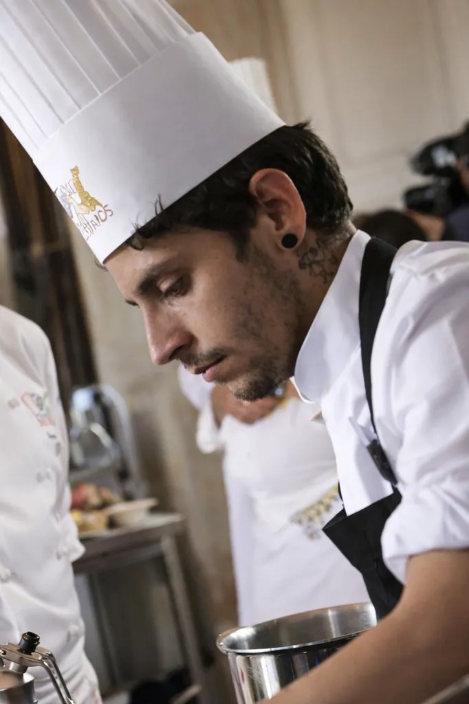 Image alt description