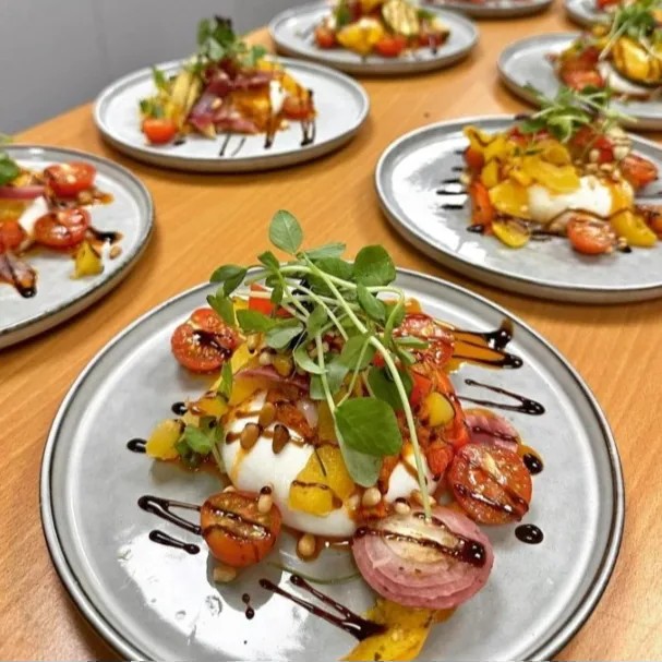 Image alt description