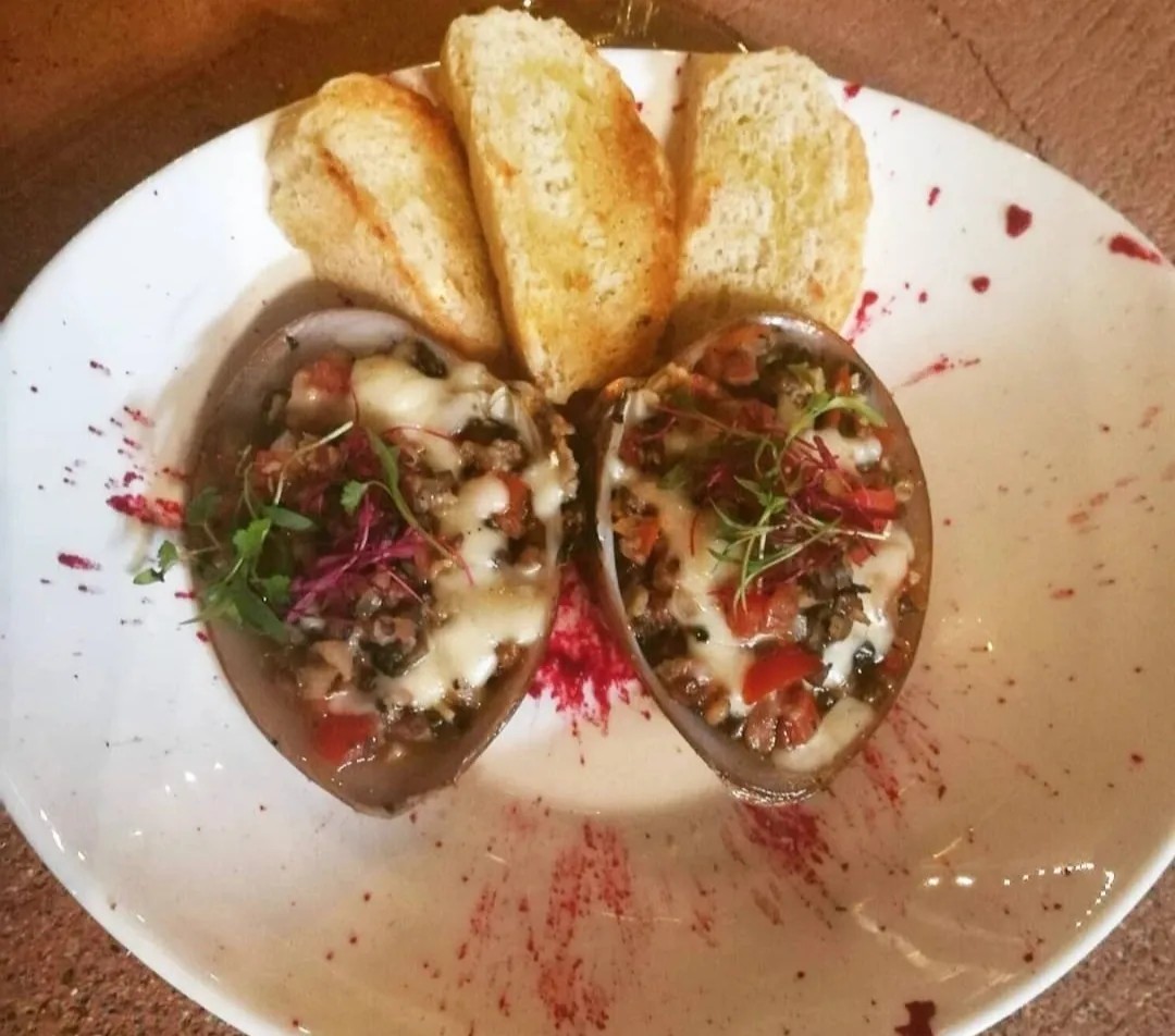 Image alt description