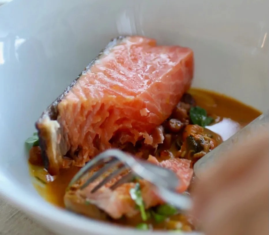 Image alt description