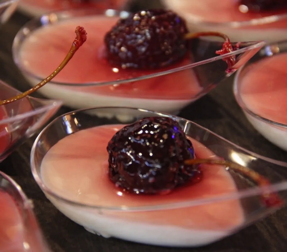 Image alt description