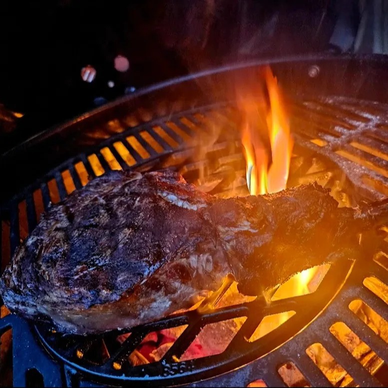 Image alt description