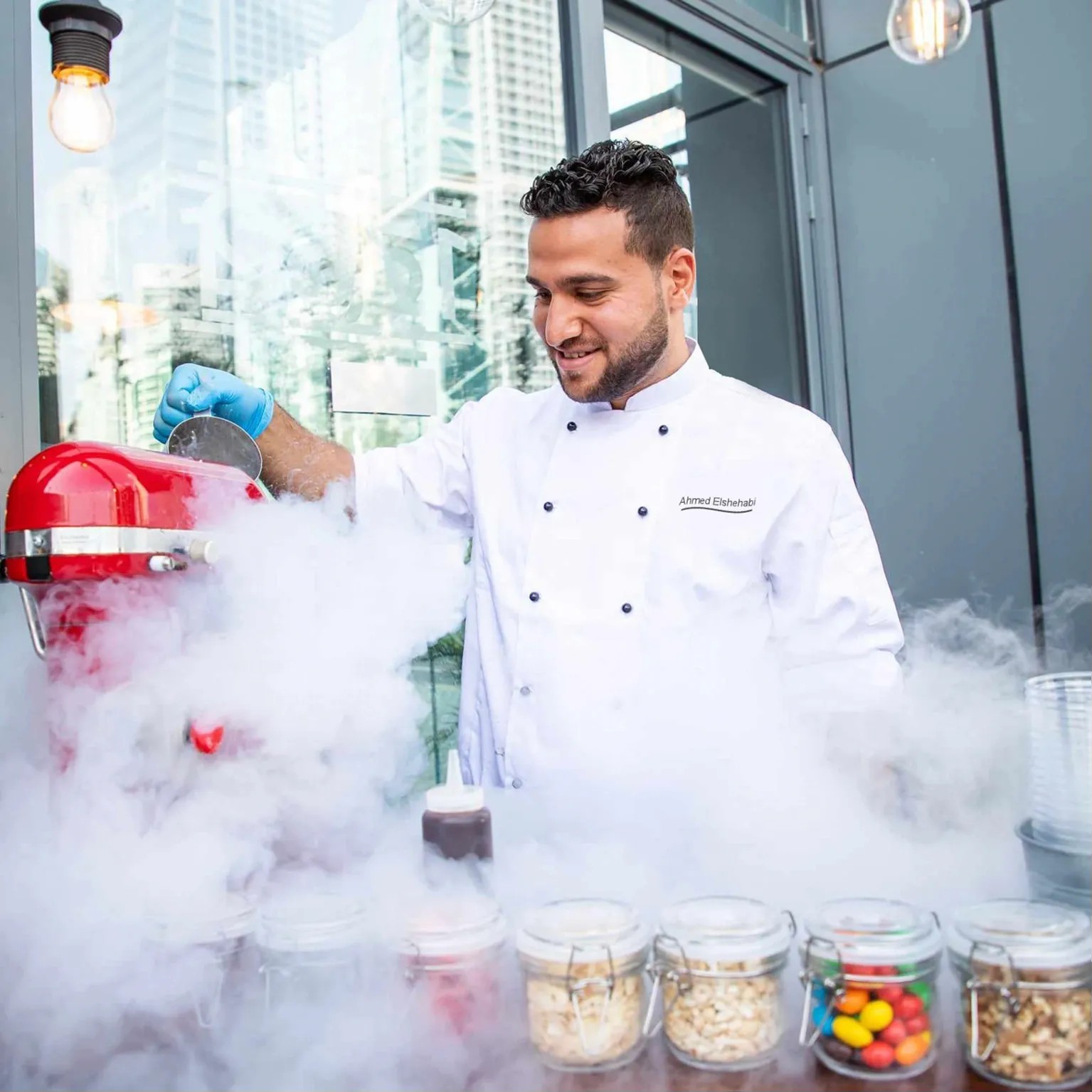 Image alt description