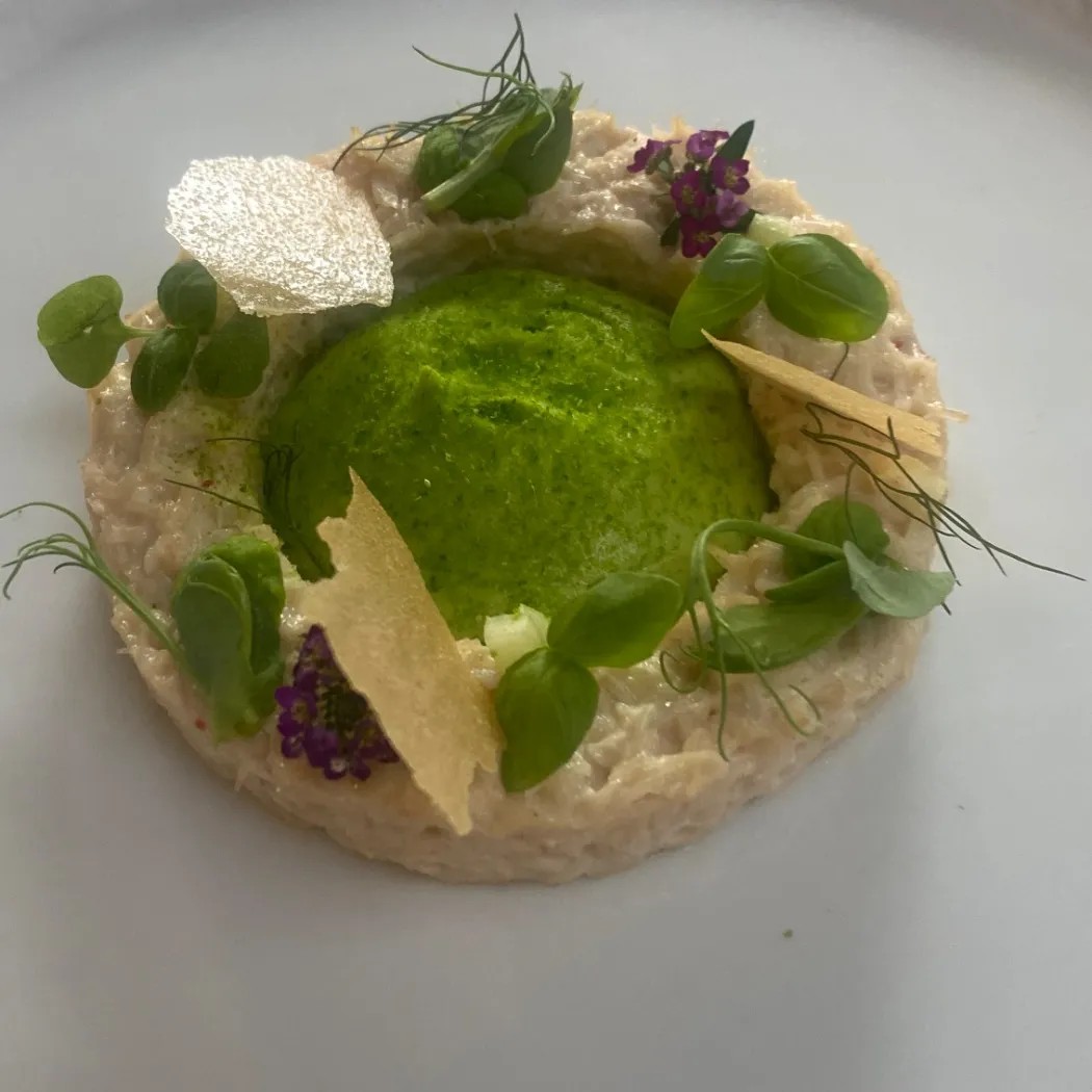 Image alt description