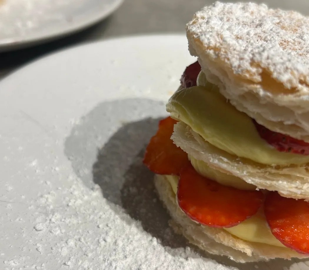 Image alt description