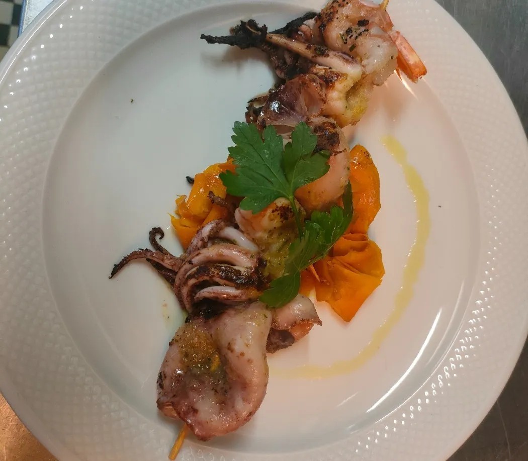 Image alt description