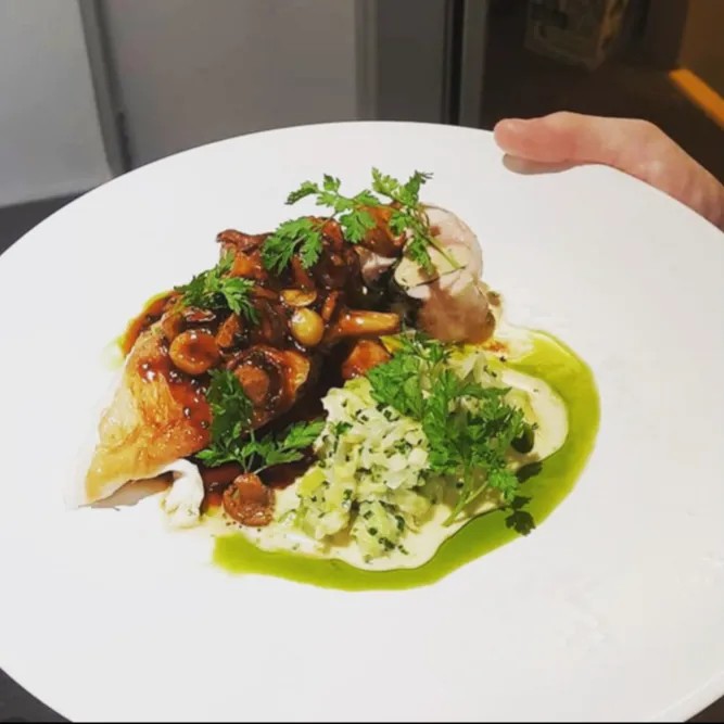 Image alt description