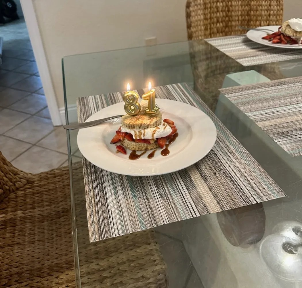 Image alt description