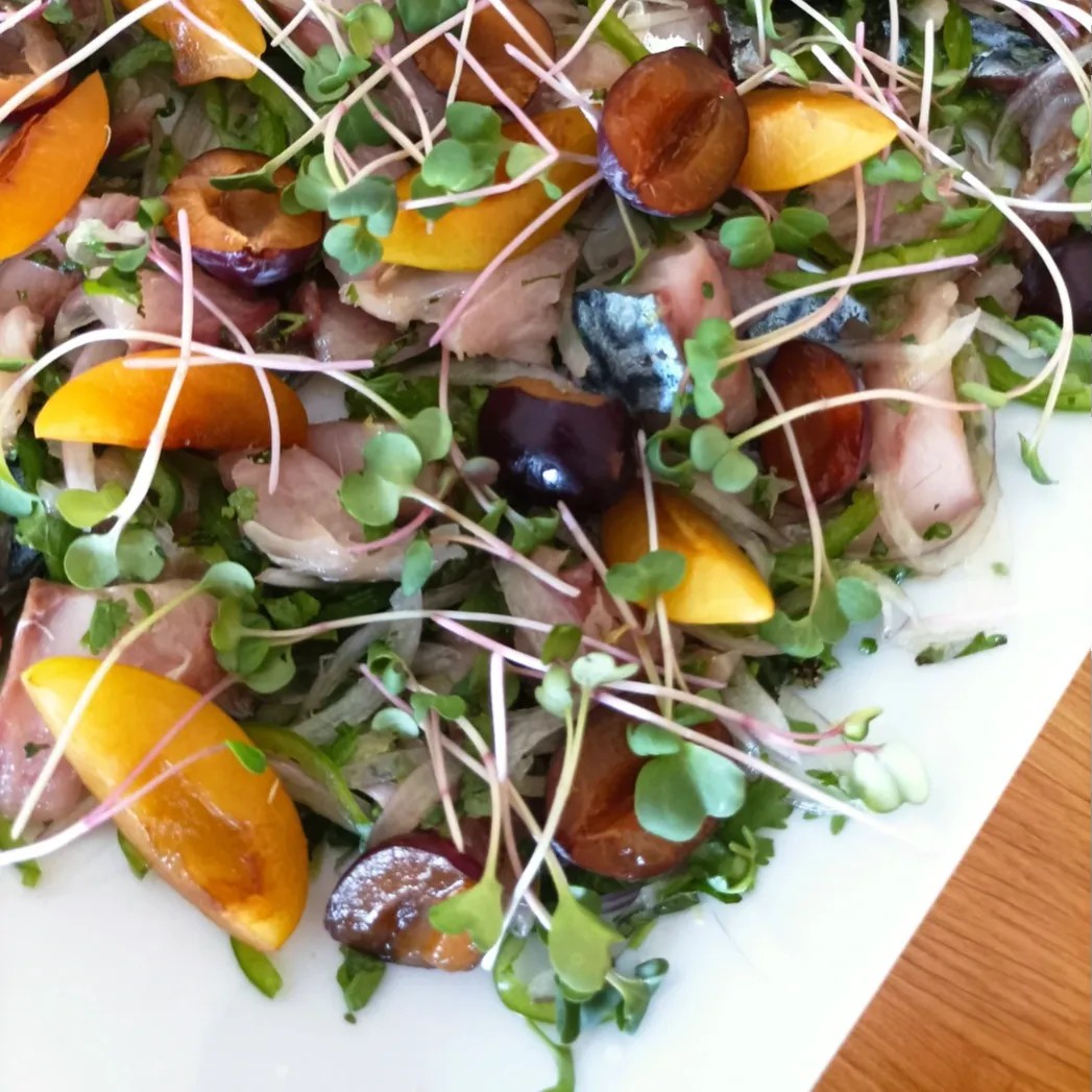 Image alt description