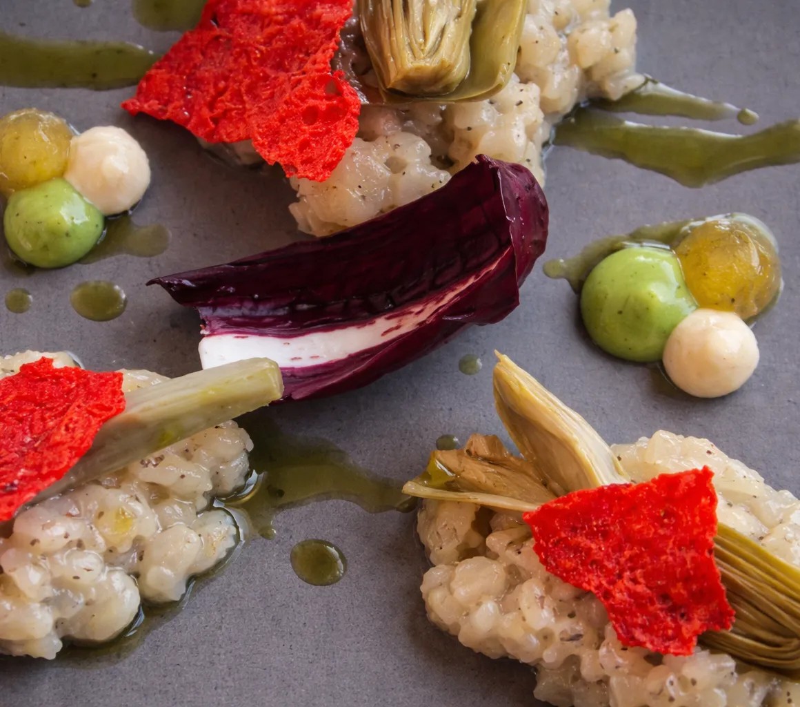 Image alt description