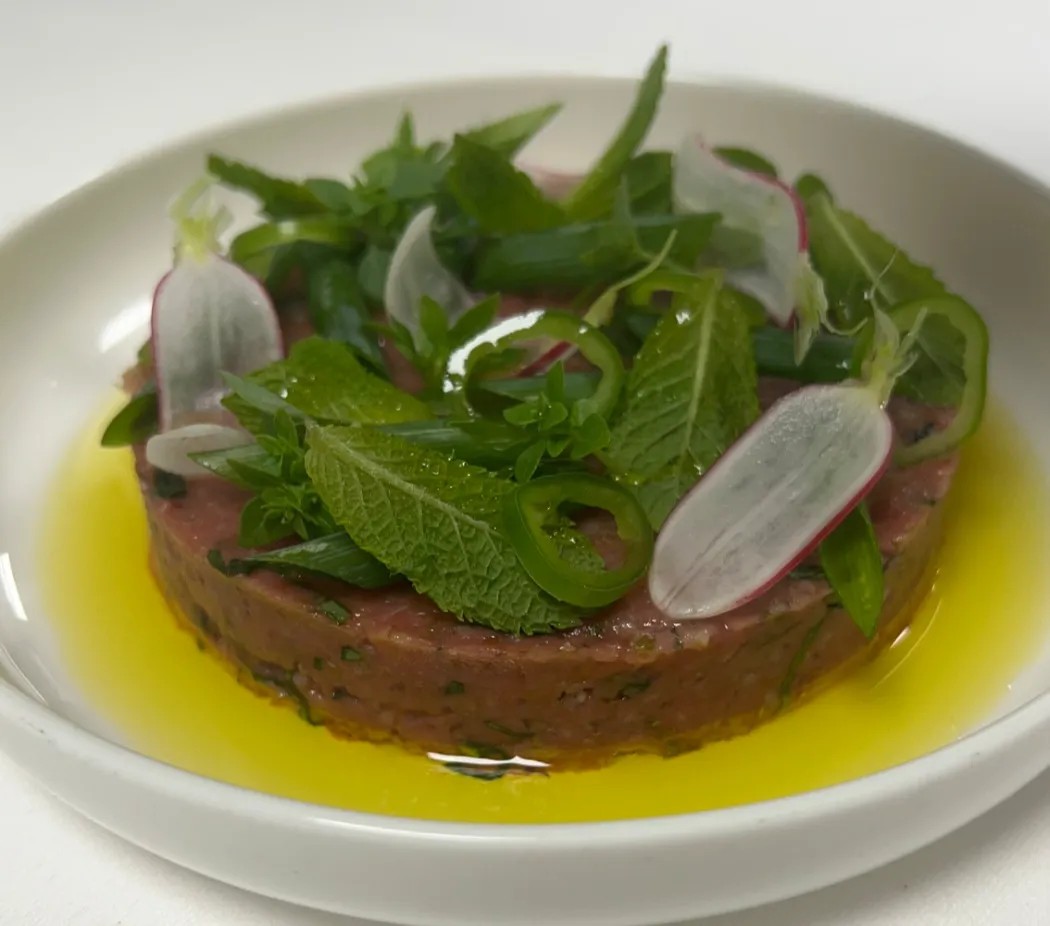 Image alt description