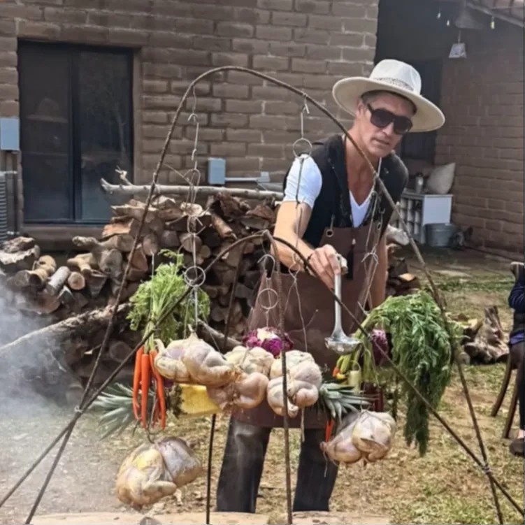 Image alt description