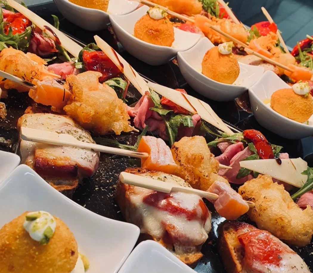 Image alt description